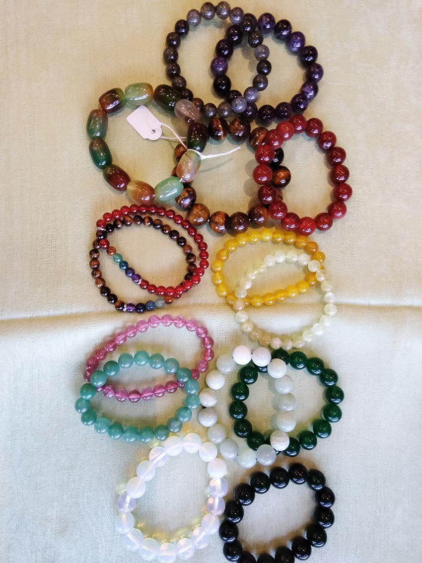 En vente en magasin - Bracelets en pierres naturelles