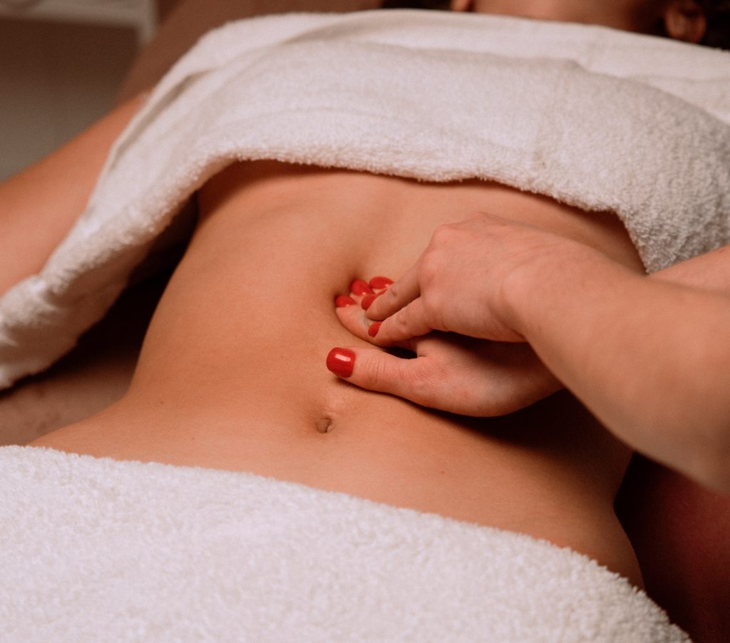 Massage Tibétain - Chi Nei Tsang : délicat massage de l'abdomen